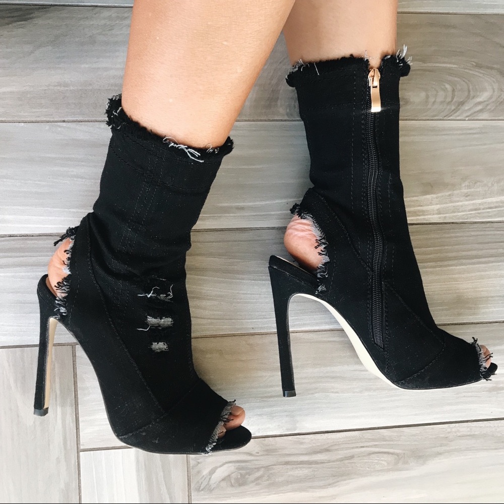 ❤︎ Black DENIM Distressed Ankle Boots Size 6 ❤︎